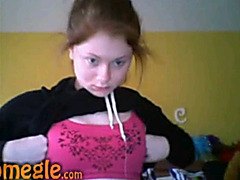 Redhead strip and posing on Omegle